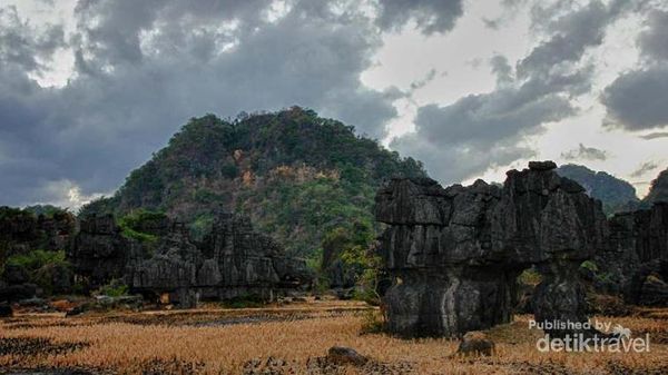 Pegunungan Karst Spektakuler dari Sulawesi