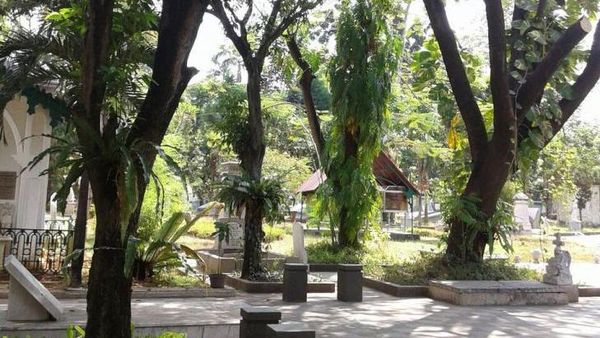 Pemakaman Indah Ala Eropa di Jakarta