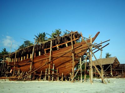Pembuatan Kapal Tradisional Phinisi