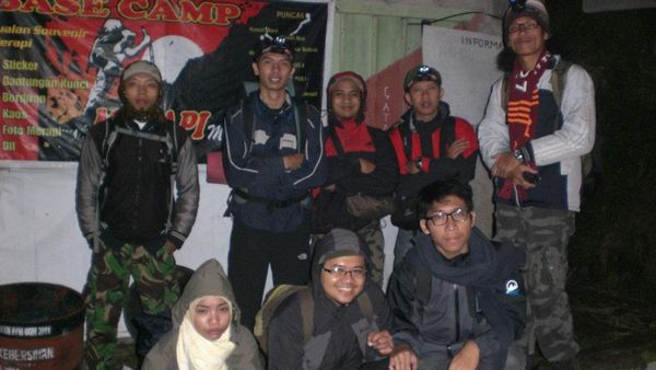 Pendakian Gunung Merapi Pasca Meletus
