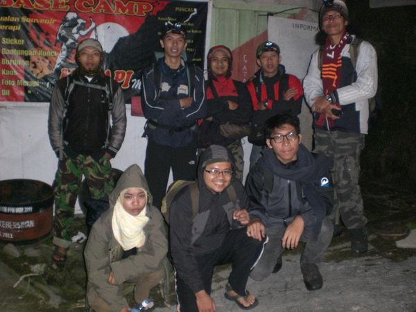 Pendakian Gunung Merapi Pasca Meletus