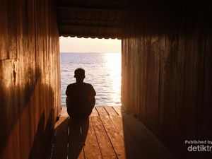 Pengalaman Menginap di Atas Birunya Lautan Karimunjawa