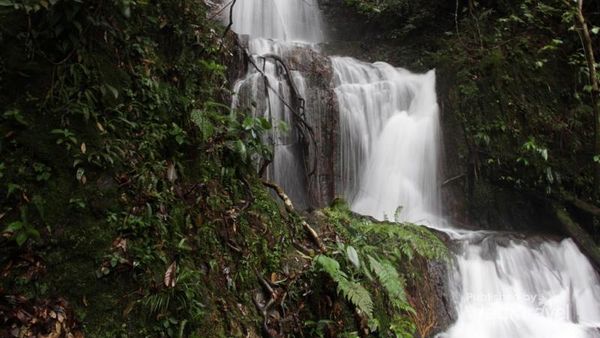 Perjalanan Mencari Air Terjun Tingkat Tujuh di Lembah Harau