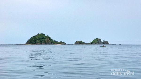 Pernah Dengar Nama Pulau Pinjan? Cantik Banget Lho