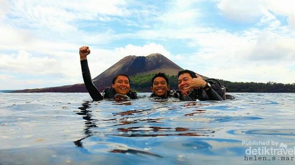 Pesona Anak Krakatau dan Pulau Sebesi