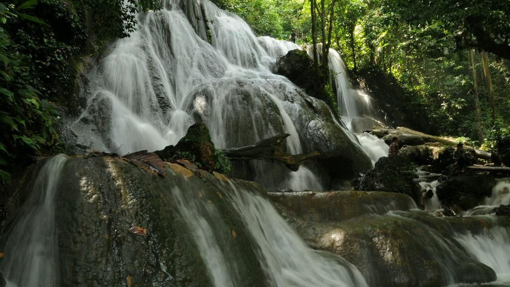Pesona Surga di Air Terjun Matabuntu Pesona Surga di Air Terjun Matabuntu