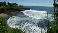 Pesona Tanah Lot Tak Lekang oleh Waktu