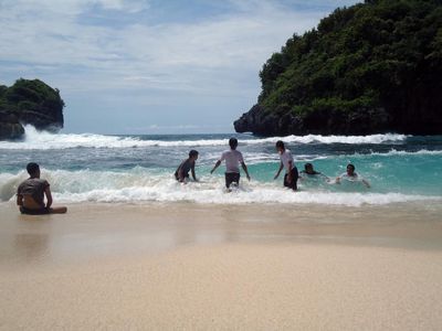 Petualangan Seru ke Pulau Sempu