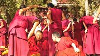 Potret Kehidupan Para Biksu di Tibet
