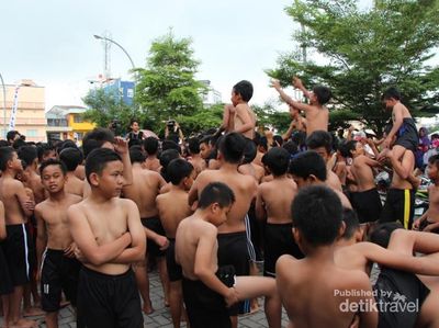 Potret Kemeriahan Festival Laskar Pelangi 2016