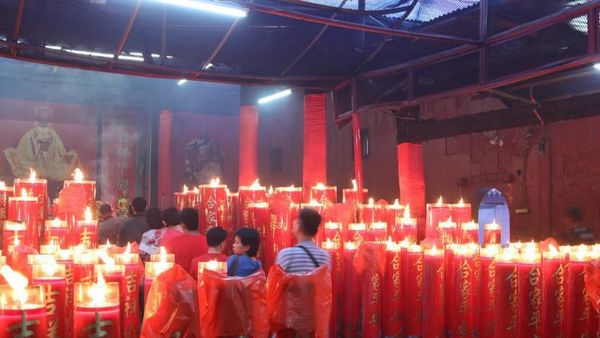 Potret Lilin Raksasa di Petak Sembilan, Jakarta