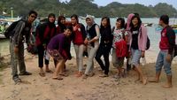 Pulau Sempu dengan Kapal Kecil