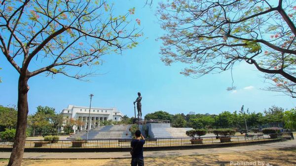 Rizal Park, Taman Indah Di Tengah Kota Manilla