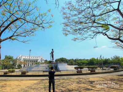 Rizal Park, Taman Indah Di Tengah Kota Manilla