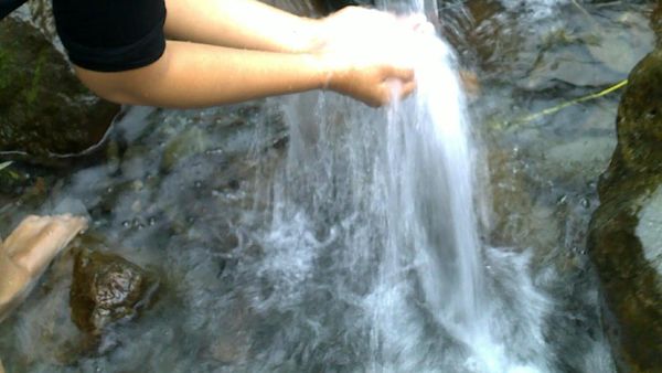 Segar, Berakhir Pekan di Sumber Mata Air Panas Gunung Kelud