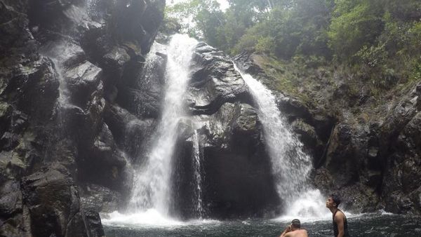 Segarnya Air Terjun Kopea yang Tersembunyi di Sultra