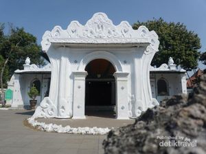 Seharian Berwisata Sejarah di Cirebon, ke Mana Saja?