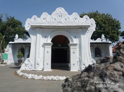 Seharian Berwisata Sejarah di Cirebon, ke Mana Saja?