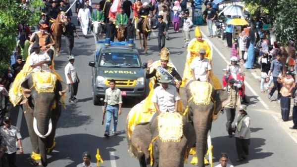 Semarak Pawai Gajah di Aceh