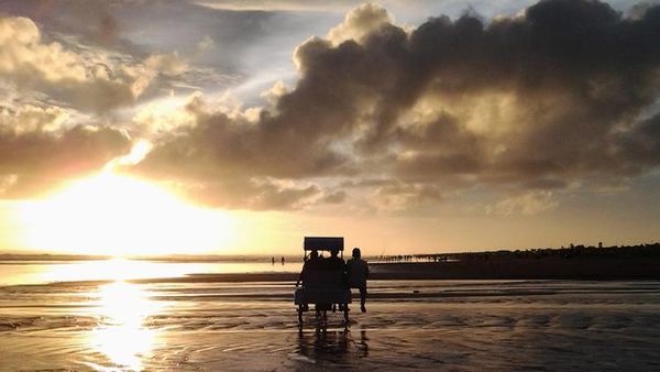 Senja di Parangtritis, Dahsyat!