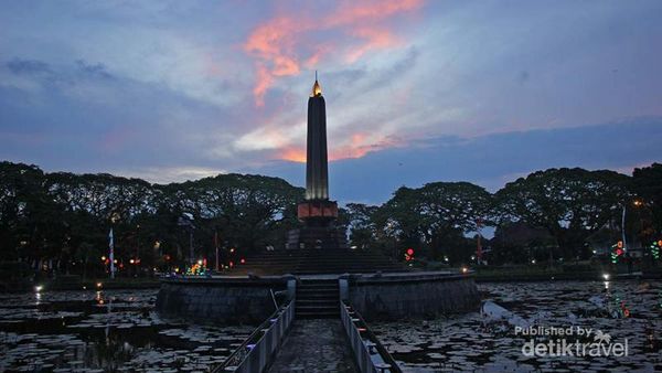 Senja Romantis di Kota Malang, Ada di Alun-alun Ini
