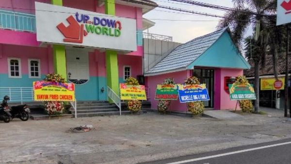 Sensasi Dunia yang Terbolak-Balik di Yogyakarta