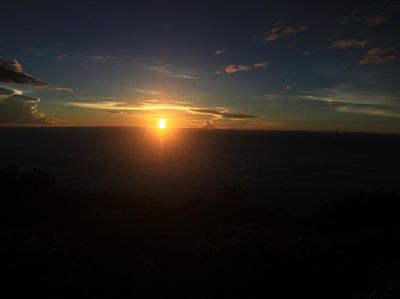 Seperti Ini Indahnya Sunrise di Gunung Lawu