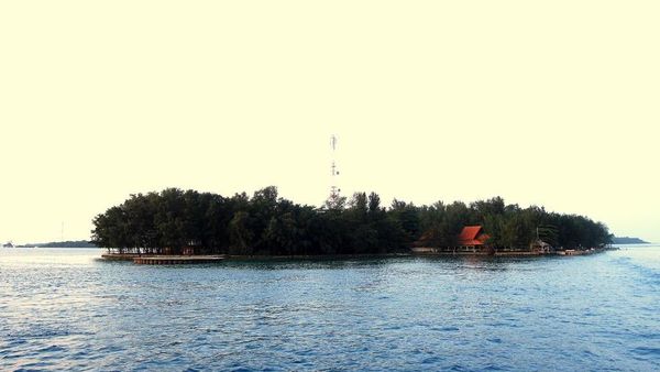 Siang Atau Malam, Pulau Puteri Tetap Saja Cantik