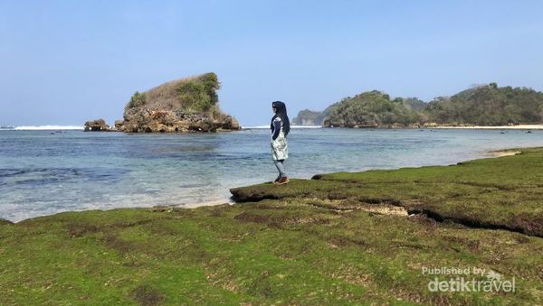 Siap Jatuh Cinta Lagi dengan Pantai Kondang Merak Malang?