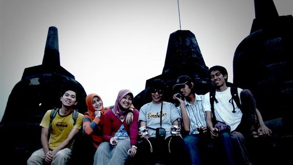 Siapa Bisa Pisahkan 3 Serangkai?