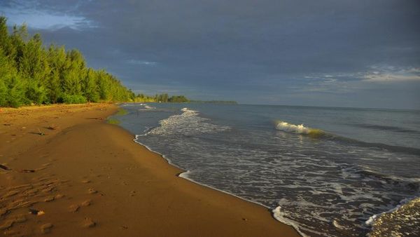 Siapa Sangka, Kota Minyak Bula Punya Alam Secantik Ini