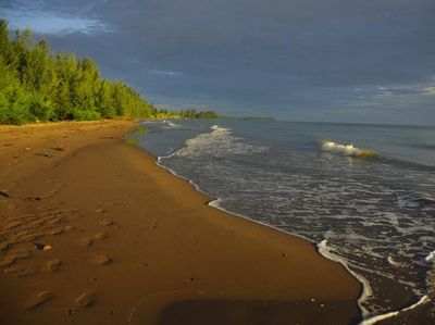 Siapa Sangka, Kota Minyak Bula Punya Alam Secantik Ini
