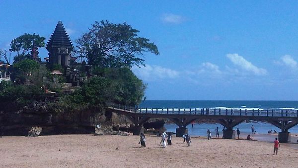 Ssst, Malang Juga Punya Tanah Lot!