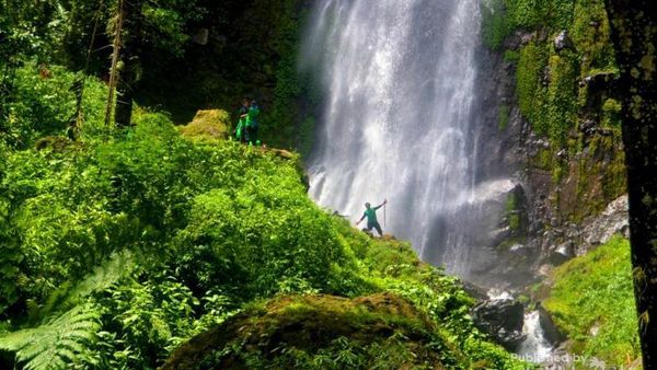 Subang Nggak Cuma Ciater, Ada Curug Cibareubeuy!