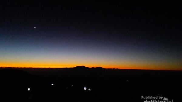 Sunrise di Bromo Mencuri Hatiku