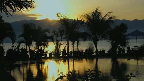 Sunrise Keren di Pantai Talise, Palu
