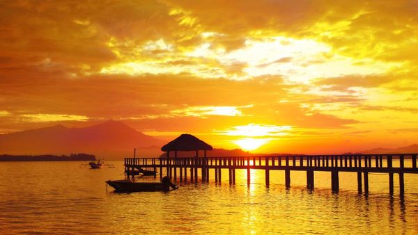 Sunrise Spektakuler di Pantai Sekotong, Lombok