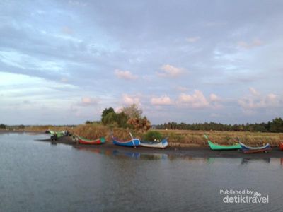 Sunset Emas di Pantai Jangka, Aceh