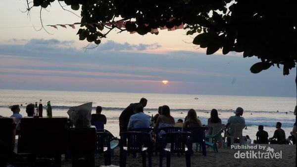 Sunset Kuta yang Selalu Menghangatkan Suasana