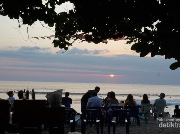 Sunset Kuta yang Selalu Menghangatkan Suasana
