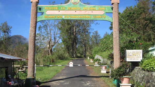 Taman Nasional Kelimutu, Tempatnya Danau 3 Warna