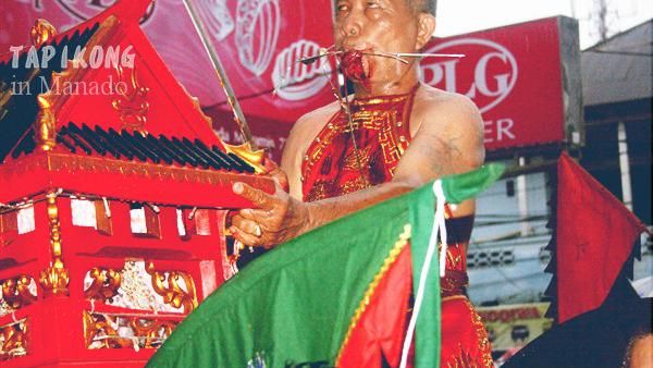 Tapikong dan Keindahan Manado