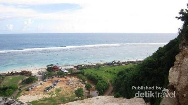 Tebing Eksotis di Pantai Pandawa, Bali