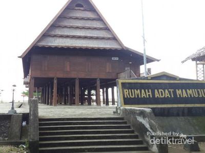 Tempat Santai Sore di Sulbar, Pantai Mannakara