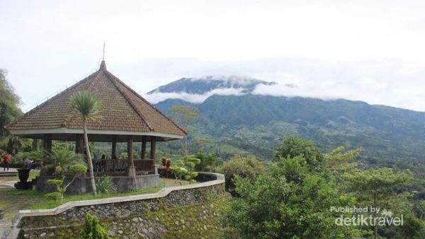 Tempat Terbaik Menyaksikan Gagahnya Merapi Hingga Merbabu