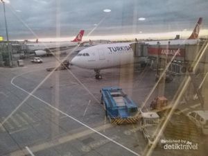 Terbang Bersama Maskapai Plat Merah Turki