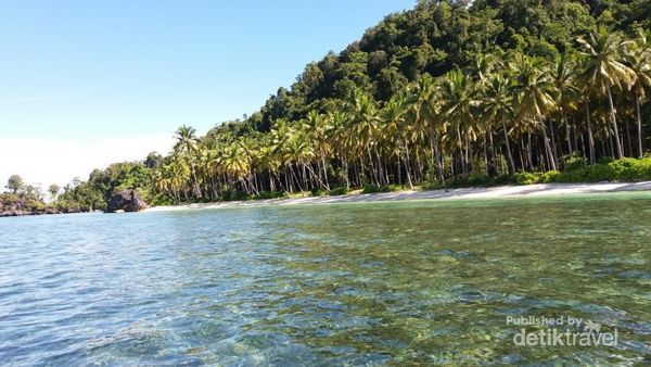 Terbuai Keindahan Pantai Pasir Panjang
