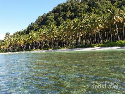 Terbuai Keindahan Pantai Pasir Panjang