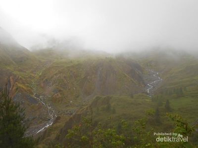 Ternyata Ada Danau Secantik Ini di Gunung Bawakaraeng, Sulsel