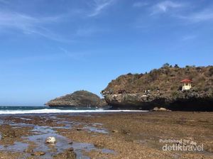 Terpana oleh Pantai Srau dan Klayar